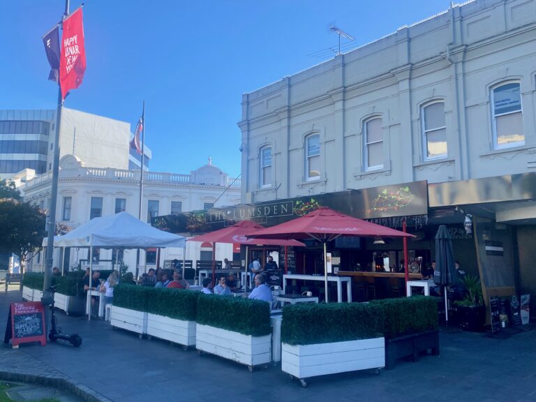 The Lumsden Free House Review – Pub with a big beer selection